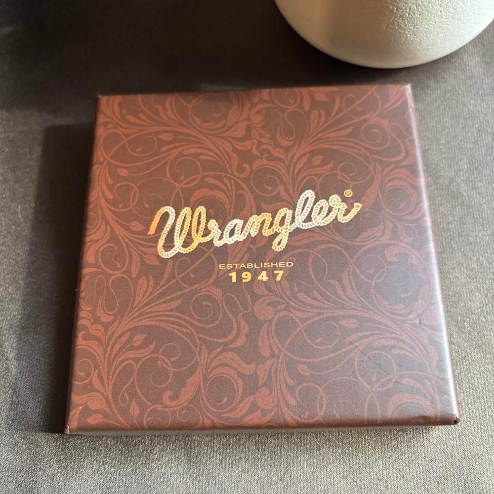 Wrangler-branded silver-tone western safety pin brooch - Picture 5 of 5